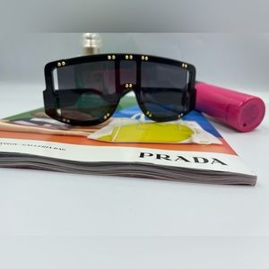 😎 Cute Black Sunglasses